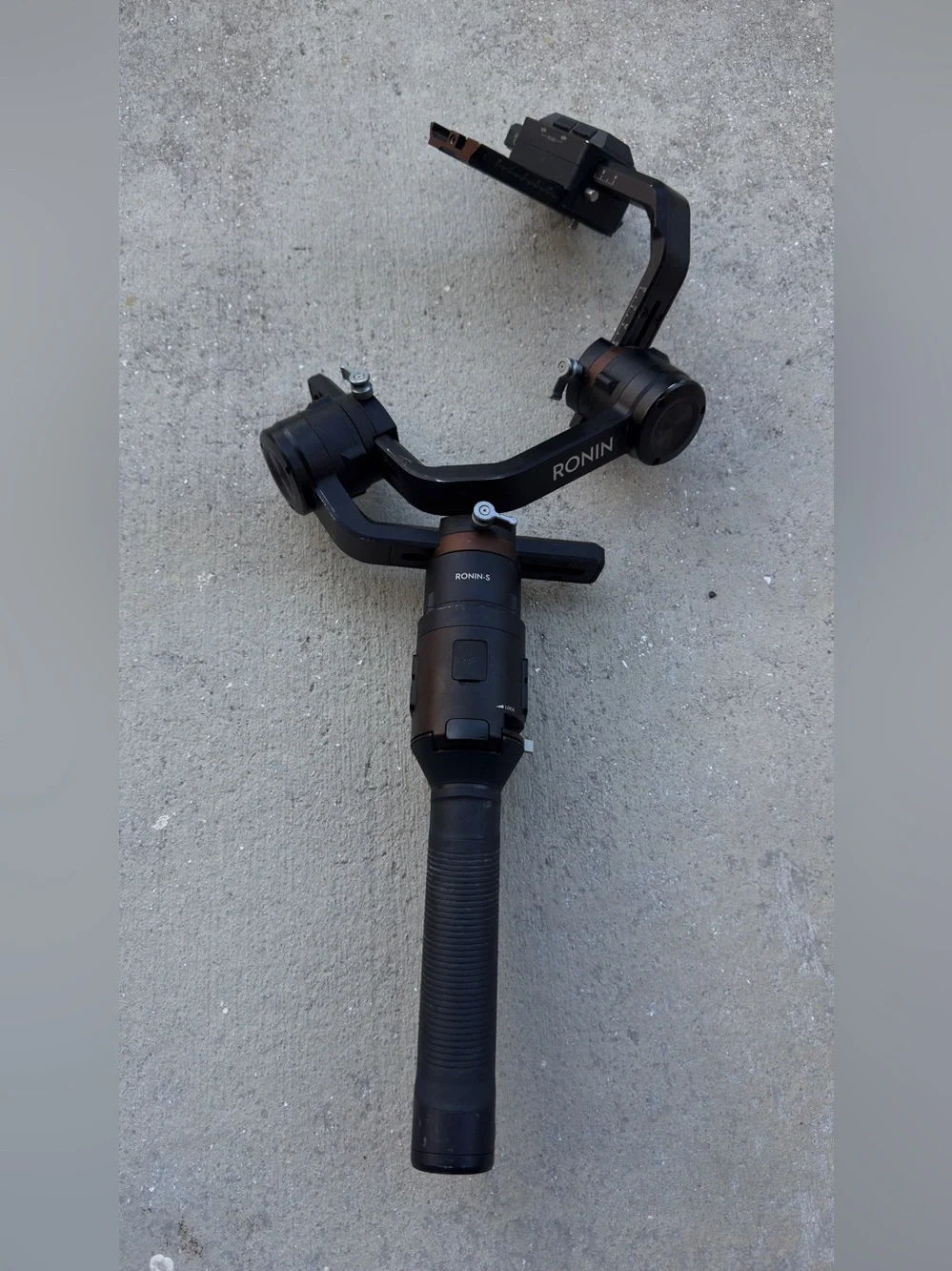 DJI RONIN-S   3-Axis Handheld Gimbal Stabilizer for DSLR/ mirrorless camera!